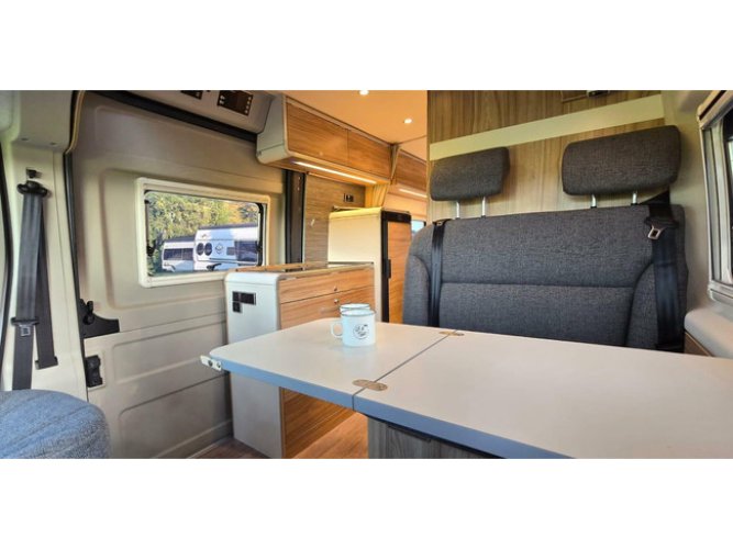 Hymer Yellowstone 640 * 9G automaat * 180PK * lengtebedden foto: 9