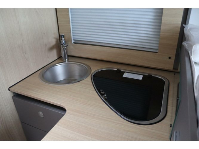 LMC Tourer Lift H730G 140pk | Voorraad voordeel | Winterpakket | Hefbed | Gescheiden Douche | foto: 9