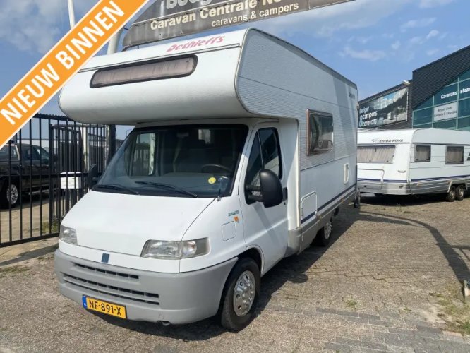 Dethleffs Globetrotter 6 PERS Met stapelbed &XXL garage  hoofdfoto: 1