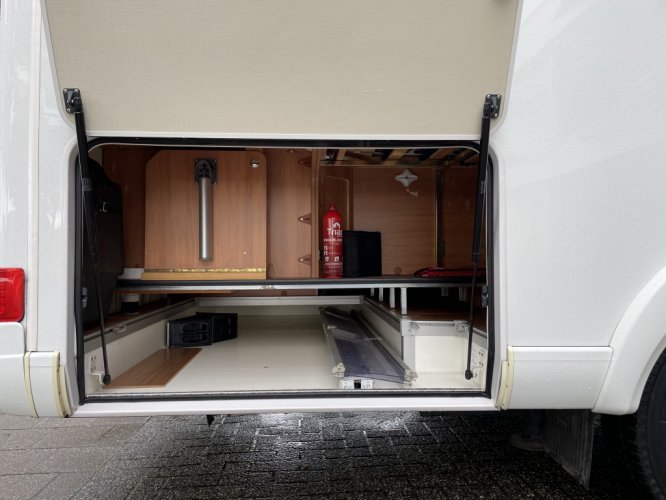 Hymer Tramp 668 CL ENKELE BEDDEN LEVELSYSTEEM TURBOVENT foto: 19