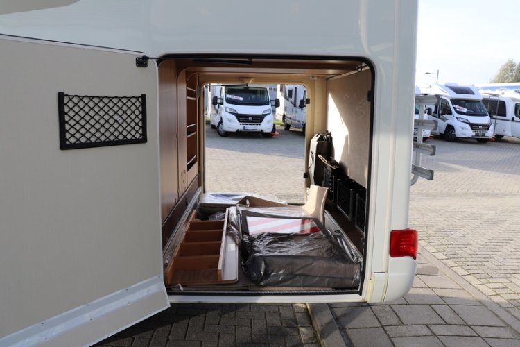 Hymer T 678 CL 60 jaren editie maxi chassis AUTOMAAT 150 pk enkele bedden + hefbed (56  foto: 10