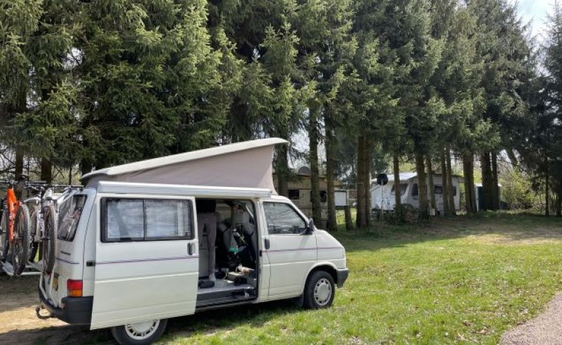 Volkswagen 4 pers. Volkswagen camper huren in Utrecht? Vanaf € 73 p.d. - Goboony