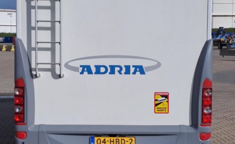Adria Mobil 5 pers. Adria Mobil camper huren in Spijkenisse? Vanaf € 115 p.d. - Goboony foto: 0