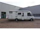 Hymer classe B 674 SL Armoires supérieures photo: 2