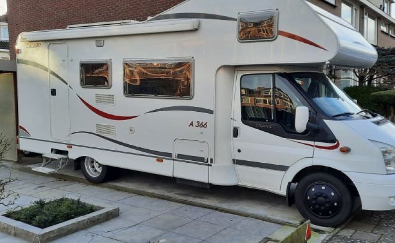 Carado 4 pers. Carado camper huren in Alkmaar? Vanaf € 85 p.d. - Goboony foto: 0