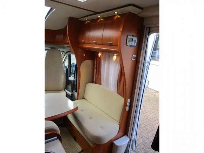 Hobby Exclusive 650 Zeer luxe camper  foto: 7