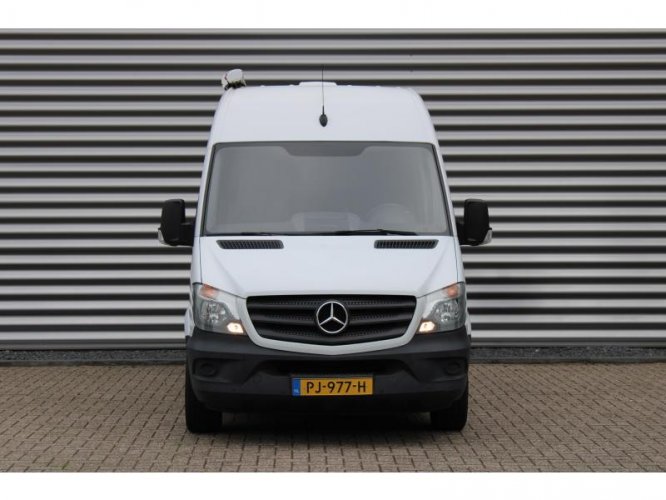 Mercedes-Benz Sprinter Lengtebedden 129PK TV WC  foto: 21