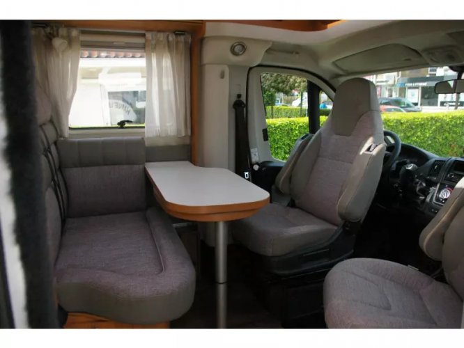 Hymer Van 314 Dwarsbed, zeer compact. 