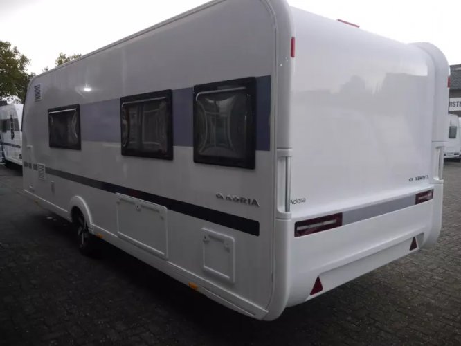 Adria Adora 613 HT gratis voortent of mover 