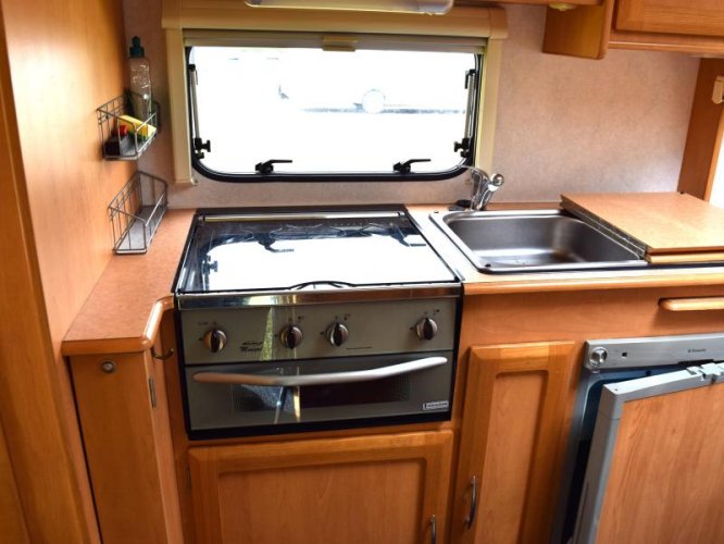 Elddis Force 4502 met mover en airco  foto: 12