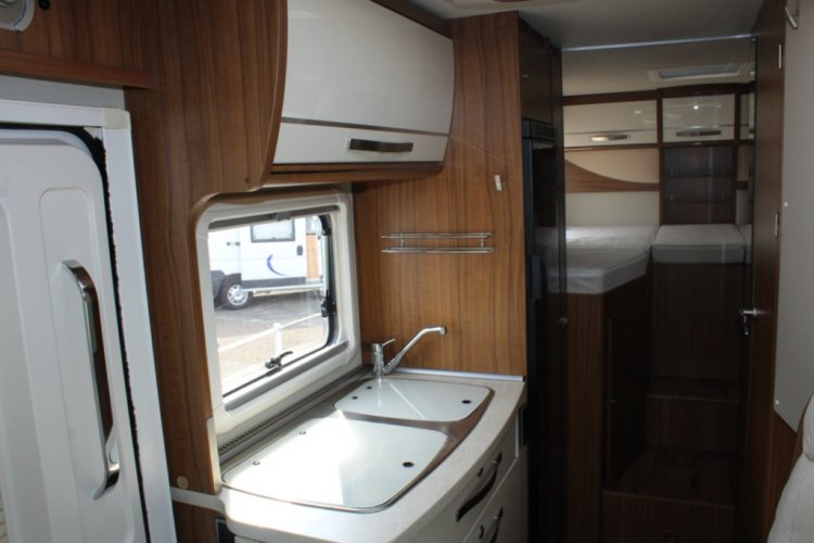 Hymer MLT 580 AUTOMAAT Merc 314 CDI 163 PK Enkele-bedden, L zit, draaistoelen, draaistoelen, Eerste eigenaar, Bj. 2017 Marum (Groningen) foto: 9