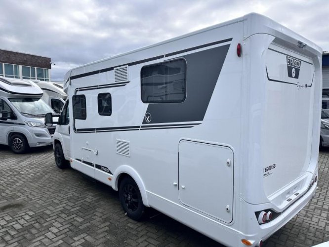 Hymer Etrusco 6900 SB 7 meter+ enkele bedden 