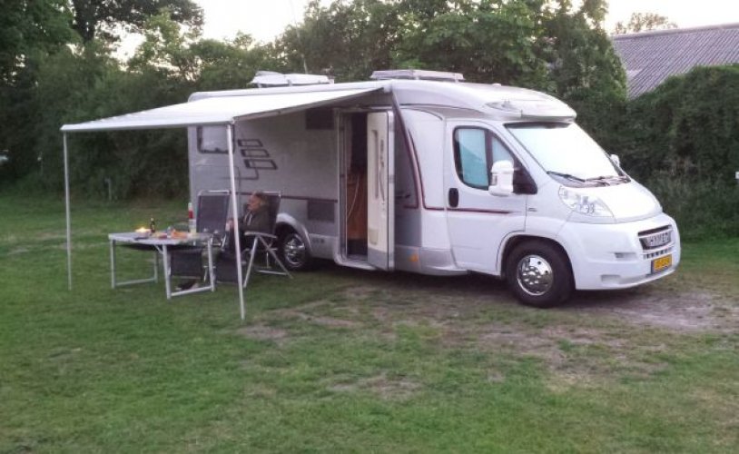 Hymer 3 pers. Rent a Hymer motorhome in Wapenveld? From € 90 pd - Goboony photo: 1