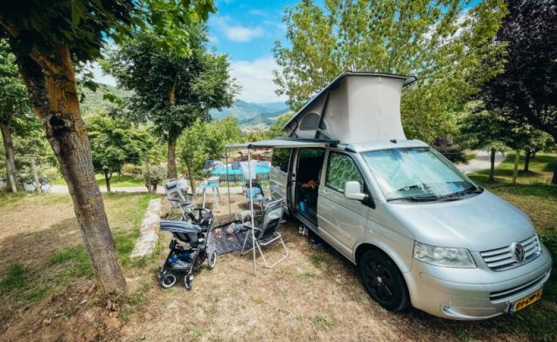 Volkswagen 4 pers. Rent a Volkswagen camper in Voorburg? From € 91 pd - Goboony photo: 0