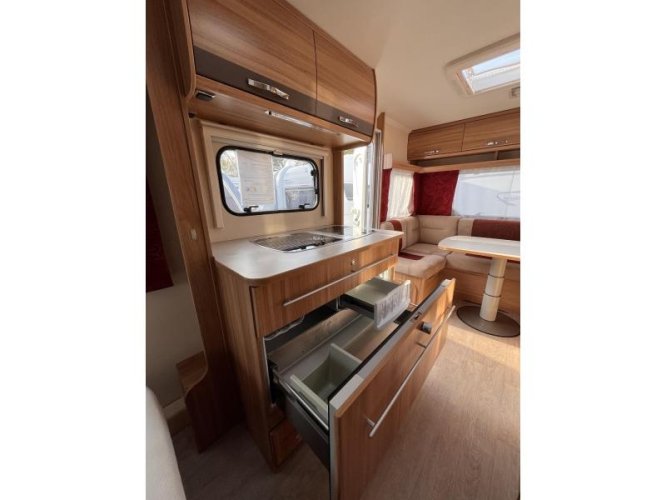 Caravelair Allegra 470 Vrijstaand bed / mover  foto: 7