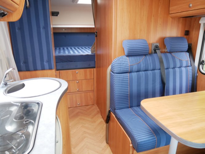 Bürstner Mageo T590, dwarsbed, Compacte 6 meter camper! foto: 11