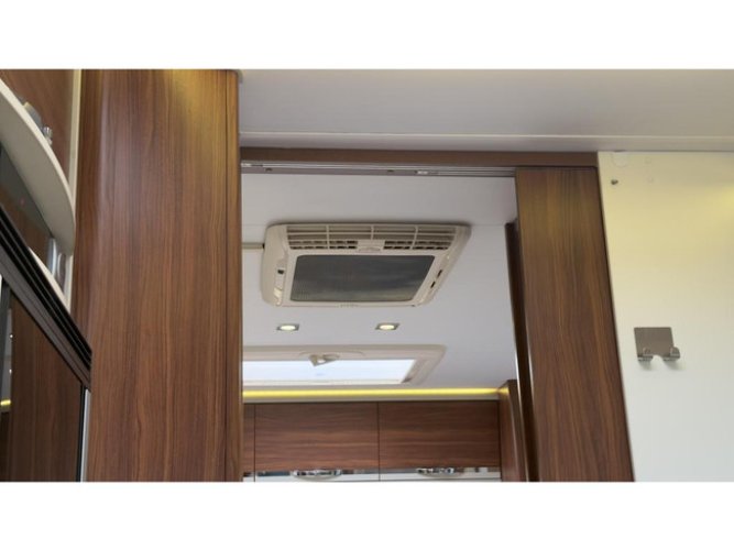 Adria Matrix Plus 670 SC Queensbed foto: 12