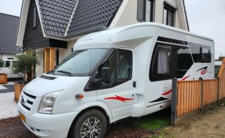 Ford 3 pers. Louer un camping-car Ford à Bornerbroek ? À partir de 81 € par personne - Goboony