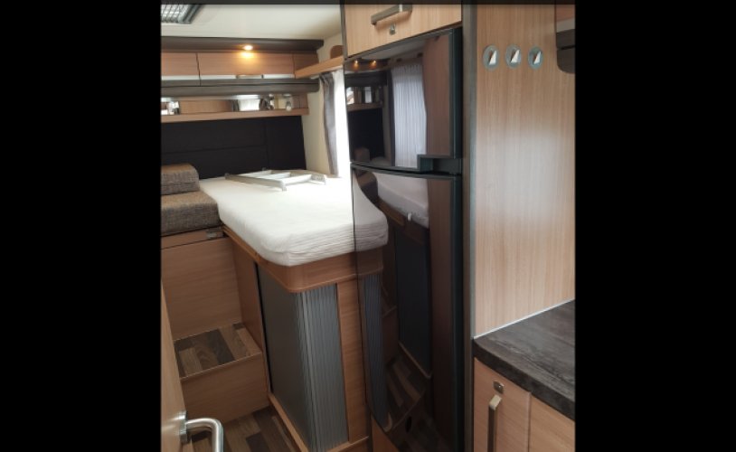 Knaus 4 pers. Rent a Knaus motorhome in East Vlieland? From € 107 pd - Goboony photo: 1