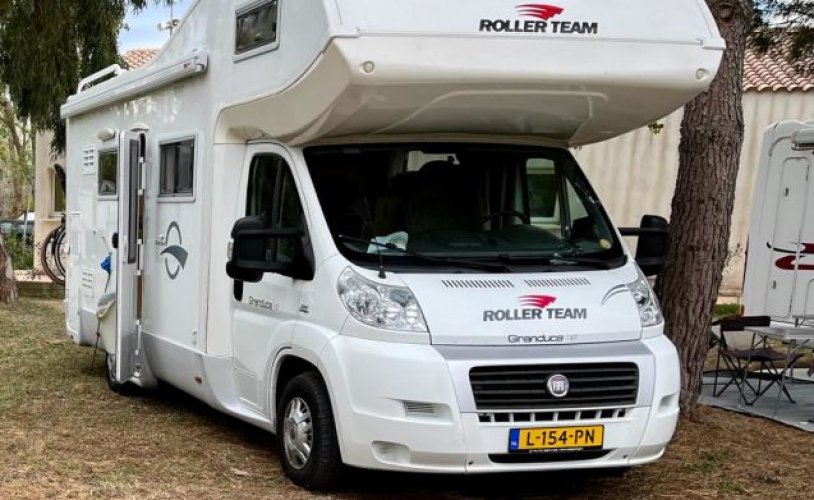 Roller Team 7 pers. Rent a Roller Team camper in Bavel? From € 139 pd - Goboony photo: 0