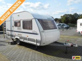 Beyerland Vitesse 400 DV Dwarsbed / Voortent. 