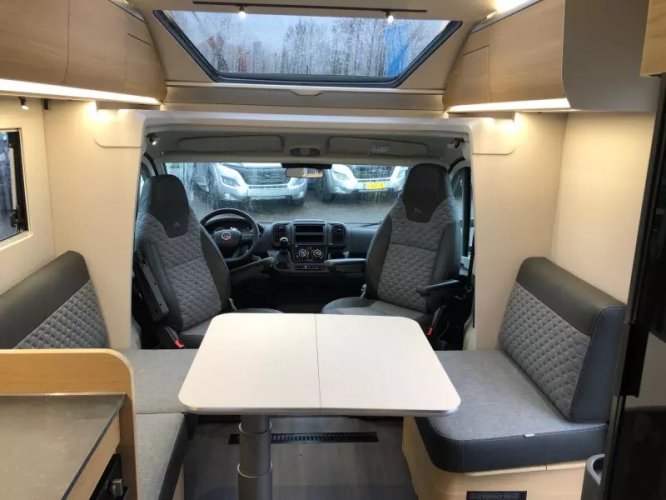 Adria Coral Plus 650 DL E&P Level, luifel Airco  foto: 7