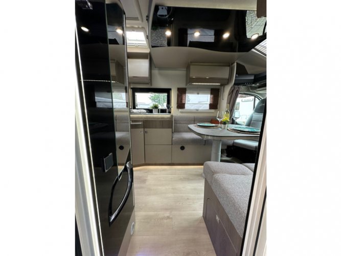 Challenger 308 Graphite Automaat 170pk Queensbed foto: 12