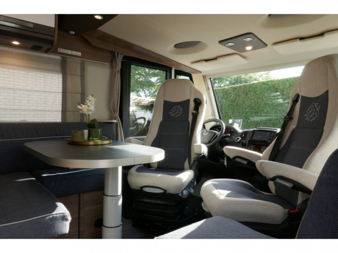 Knaus Live I Van 650 MEG Automaat 160 pk Luxe Euro6 Fiat Ducato Integraal camper **Enkele bedden/Hefbed/4-persoons uitvoering/Dakairco foto: 6