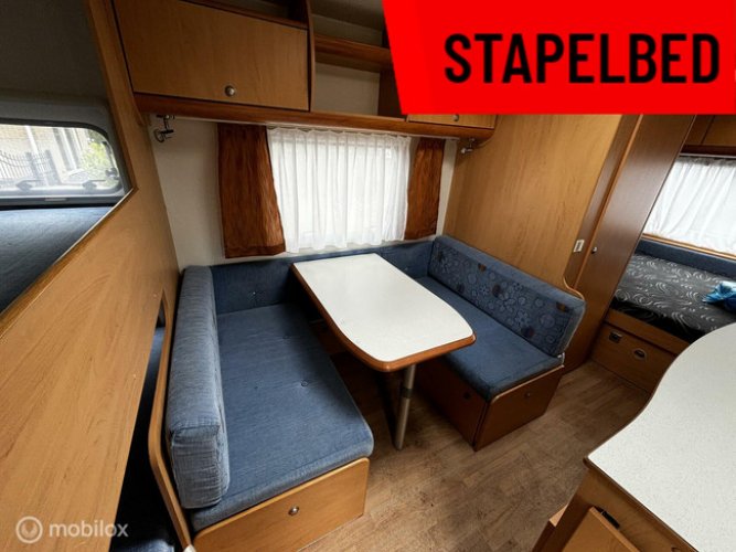 Delta caravans 466D stapelbed vast bed treinzit 935KG foto: 6