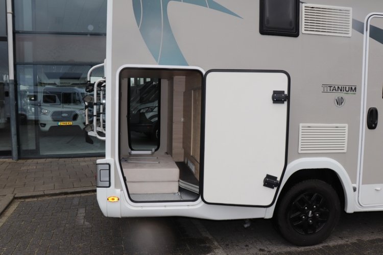 Ruimtewonder Chausson Titanium Vip 640 AUTOMAAT 170 pk elektrische verstelbaar hefbed (70  foto: 10