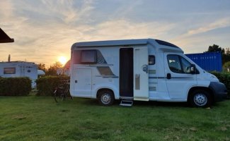 Knaus 3 pers. Want to rent a Knaus camper in Maarssen? From €79 per day - Goboony