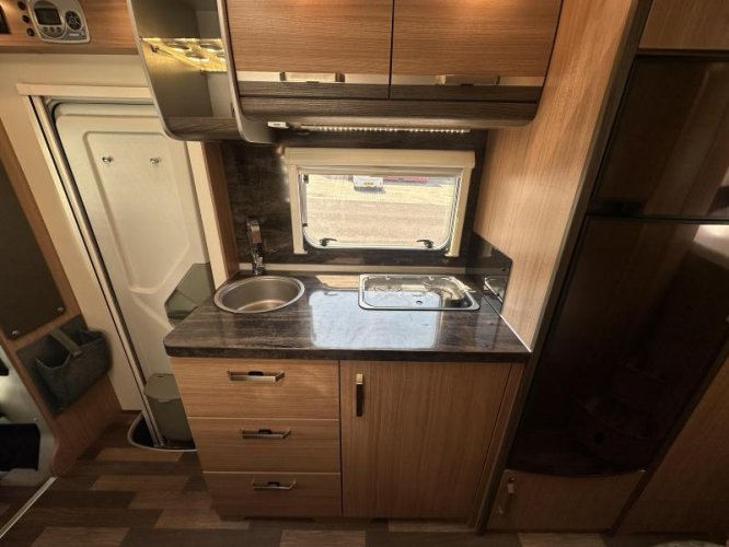 Knaus Sky Traveller 650 DG 6-Persoons Dakairco 150PK  foto: 8