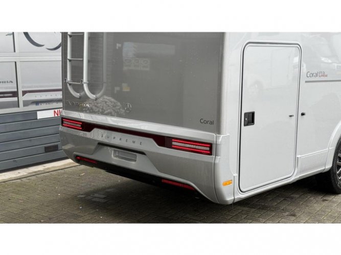 Adria Coral Supreme MB 670 DL 9 Traps Automaat