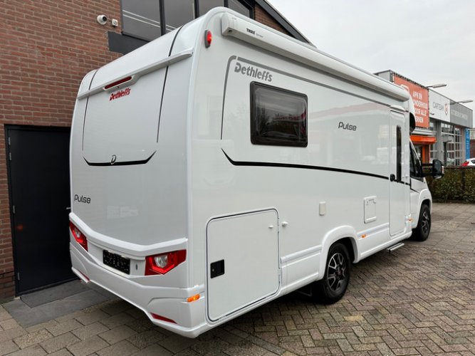 Dethleffs Pulse T6811 Automaat 9G! Lage bedden! 6200km! foto: 5