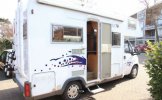 Frankia 4 pers. Rent a Frankia motorhome in Baarn? From €85 pd - Goboony photo: 4