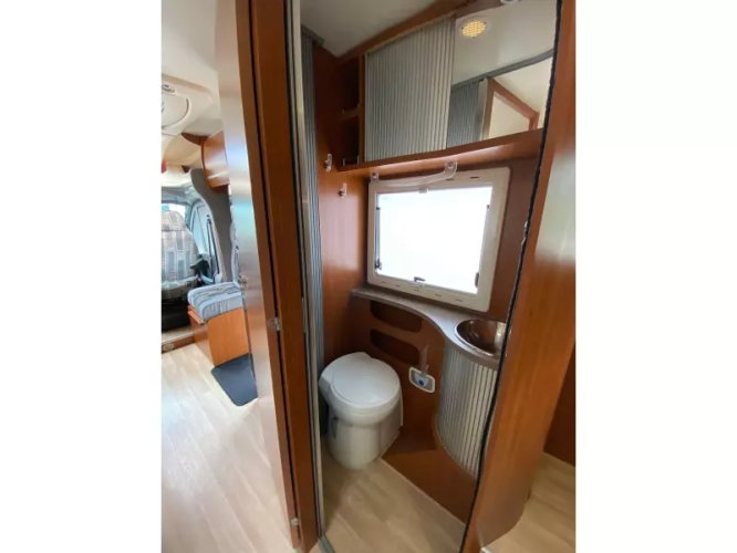 Chausson Welcome 78 Queensbed 83000 km 2010  foto: 18