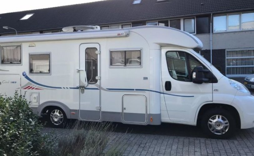 Adria Mobil 4 pers. Adria Mobil camper huren in Tilburg? Vanaf € 99 p.d. - Goboony