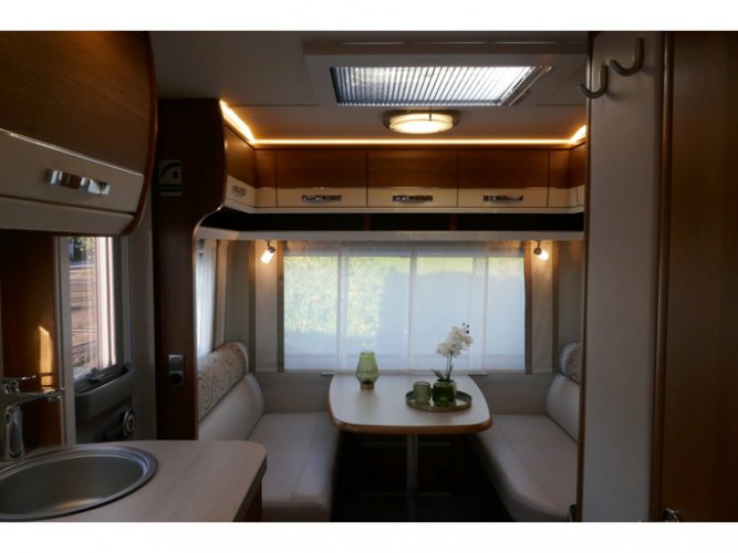 Tabbert Da Vinci 460e **Enkele bedden/Mover/Casetteluifel/Fietsendrager/1e eigenaar/Zeer nette caravan** foto: 6