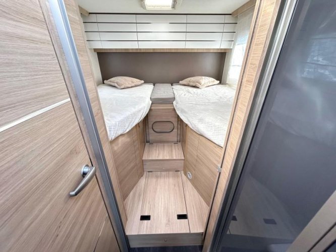 Chausson Titanium VIP 777 GA enkele-bedden/automaat  foto: 10