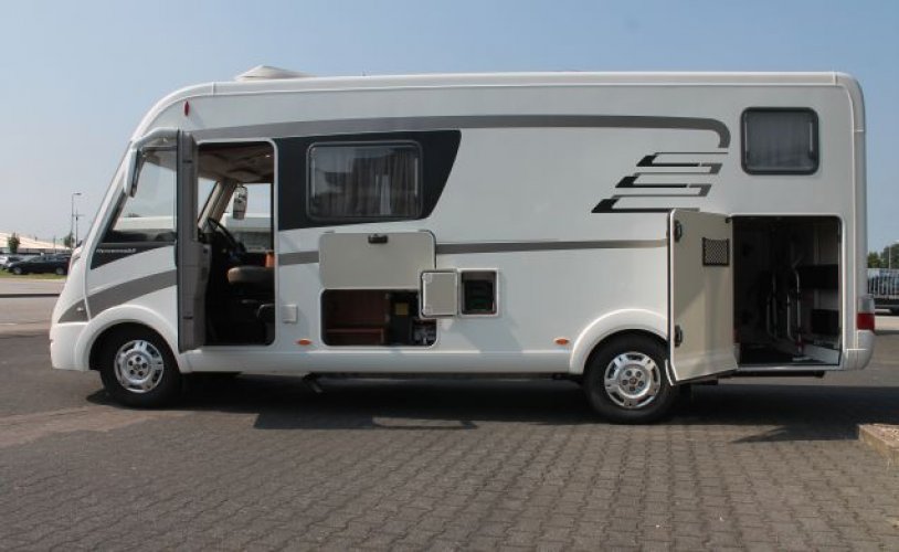Hymer 4 pers. Rent a Hymer motorhome in Gouda? From € 139 pd - Goboony photo: 1