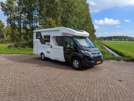 Sun Living S65SL Made by Adria Lengtebedden