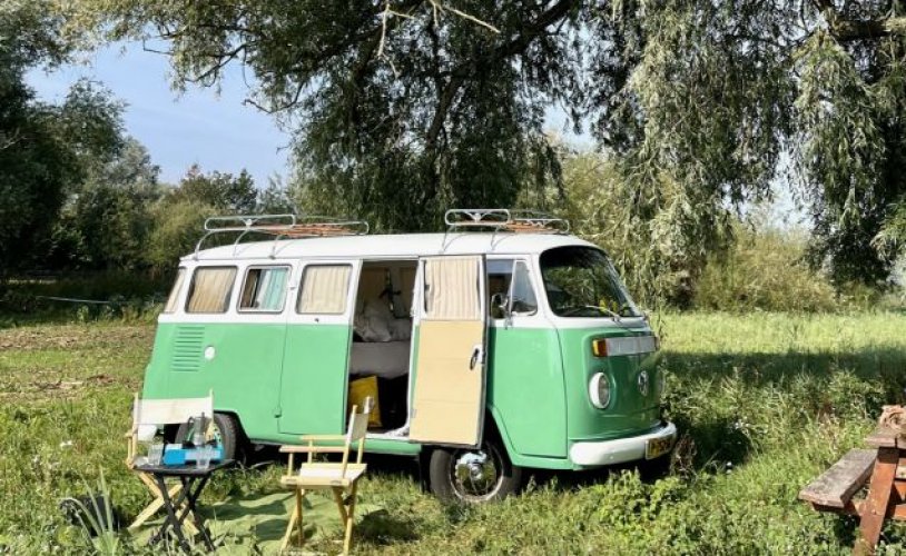 Volkswagen 2 pers. Volkswagen camper huren in Kamperveen? Vanaf € 109 p.d. - Goboony