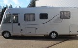 Hymer 4 pers. Rent a Hymer motorhome in Bussum? From €121 pd - Goboony photo: 3