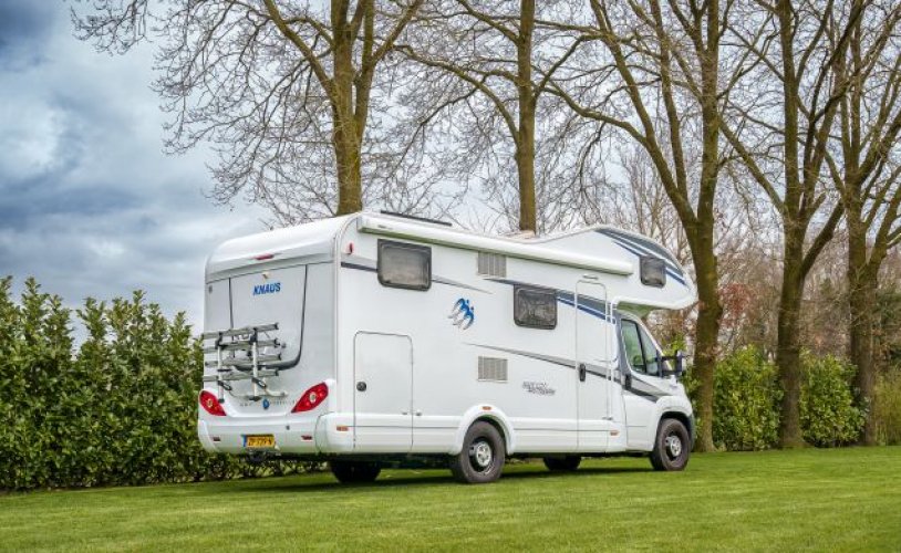 Knaus 6 pers. Rent a Knaus motorhome in Vessem? From € 99 pd - Goboony photo: 1