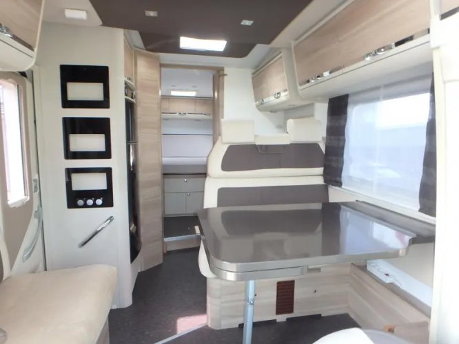 Adria Matrix Axess 670 SC EILANDBEN MET HEFBED  foto: 10