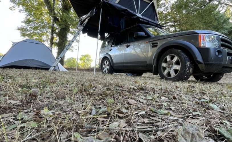 Land Rover 4 pers. Land Rover camper huren in Haarlem? Vanaf € 121 p.d. - Goboony