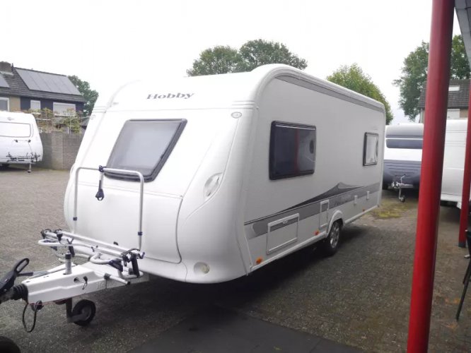 Hobby Prestige 495 UL 2 aparte bedden 