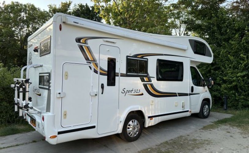 Bénimar 6 pers. Louer un camping-car Benimar à Oosterhout ? À partir de 100 € pj - Goboony photo : 1