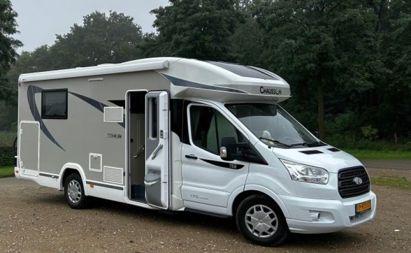 Chausson 2 pers. Rent a Chausson camper in Sliedrecht? From €109 per day - Goboony photo: 0