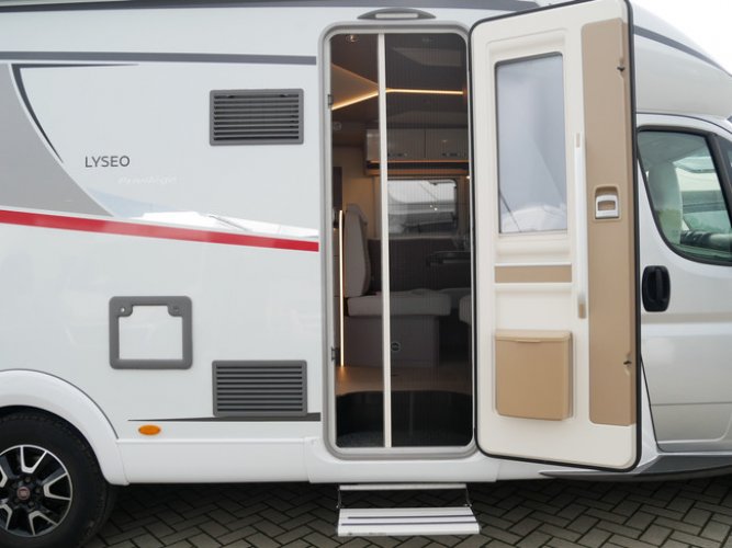 Bürstner Lyseo Privilege TD 700, 9-Traps Automaat, Queensbed, Hefbed!! foto: 19